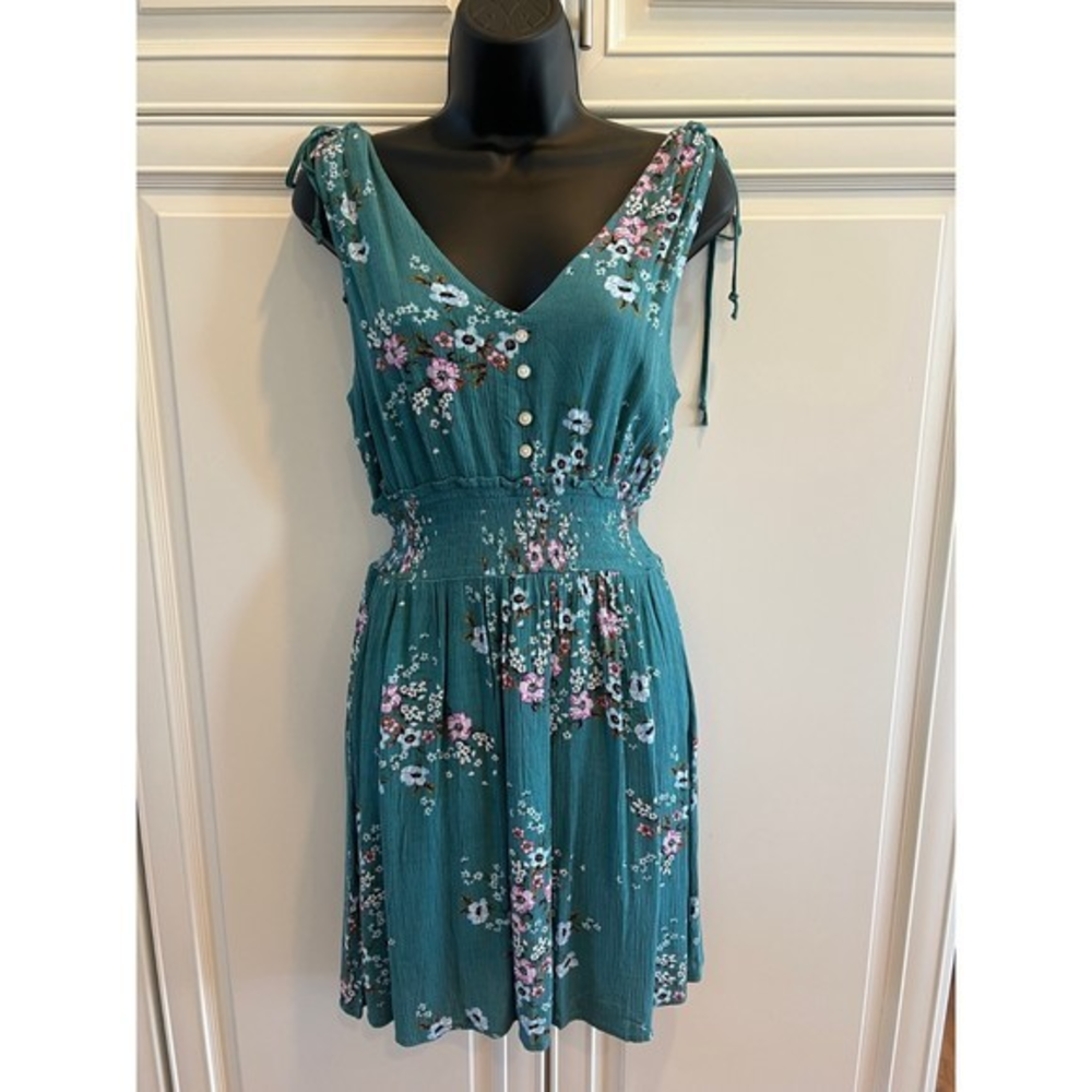 Aeropostale Dress Floral V-Neck Smocked Button Fit & Flare Dress NWT‎ Size Small